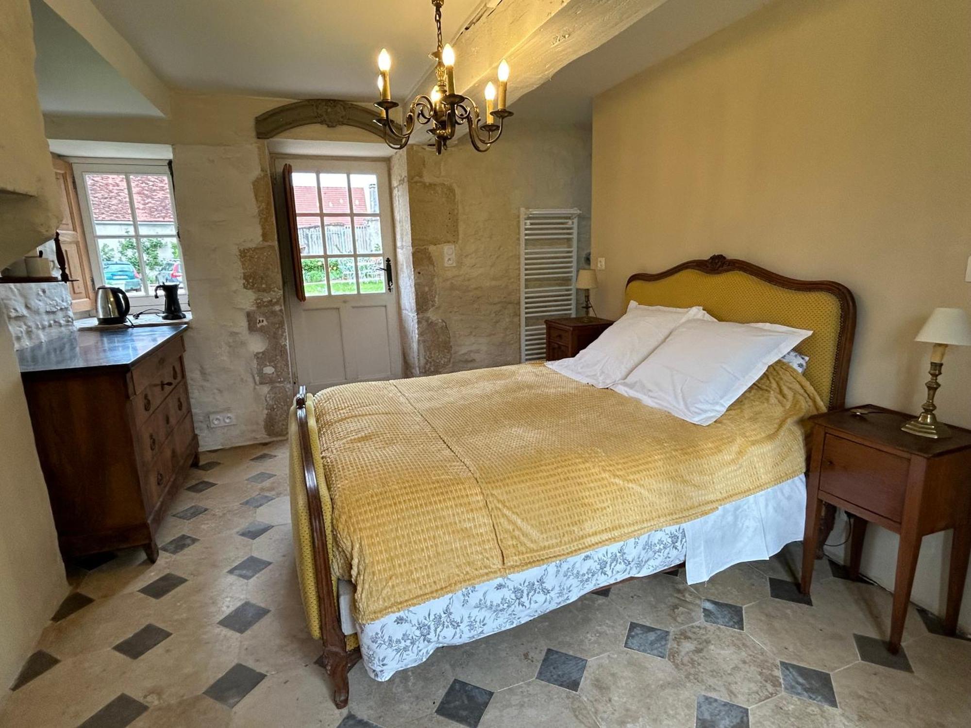 Bed and Breakfast La Buffonnerie Moutiers-Saint-Jean Esterno foto