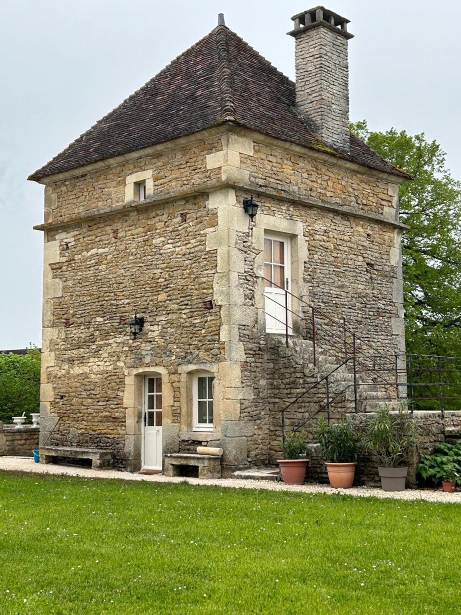 Bed and Breakfast La Buffonnerie Moutiers-Saint-Jean Esterno foto